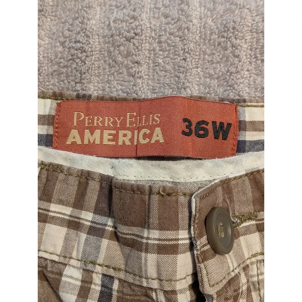 Perry Ellis America Plaid Shorts Casual Comfort Brown‎ Size 36W